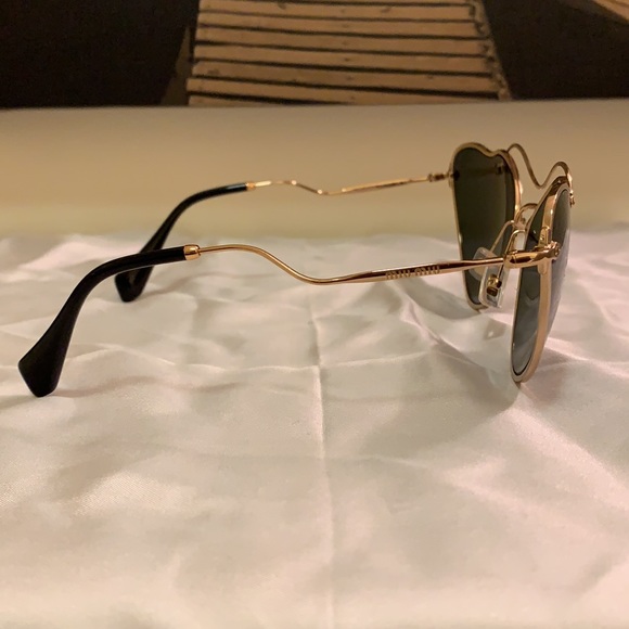 Beautiful Miu Miu Women’s Sunglasses - Picture 2 of 7